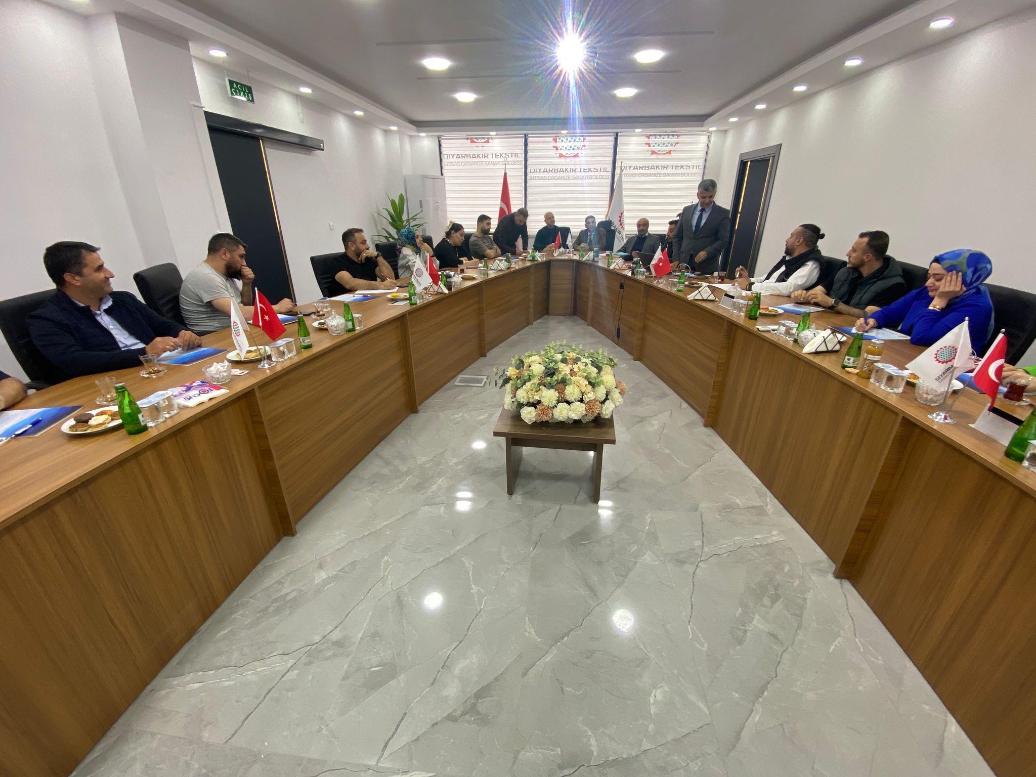 Diyarbakır Tekstil İhtisas ve Karma OSB'de Sanayi Sicil Bilgilendirme Toplantısı Gerçekleştirildi