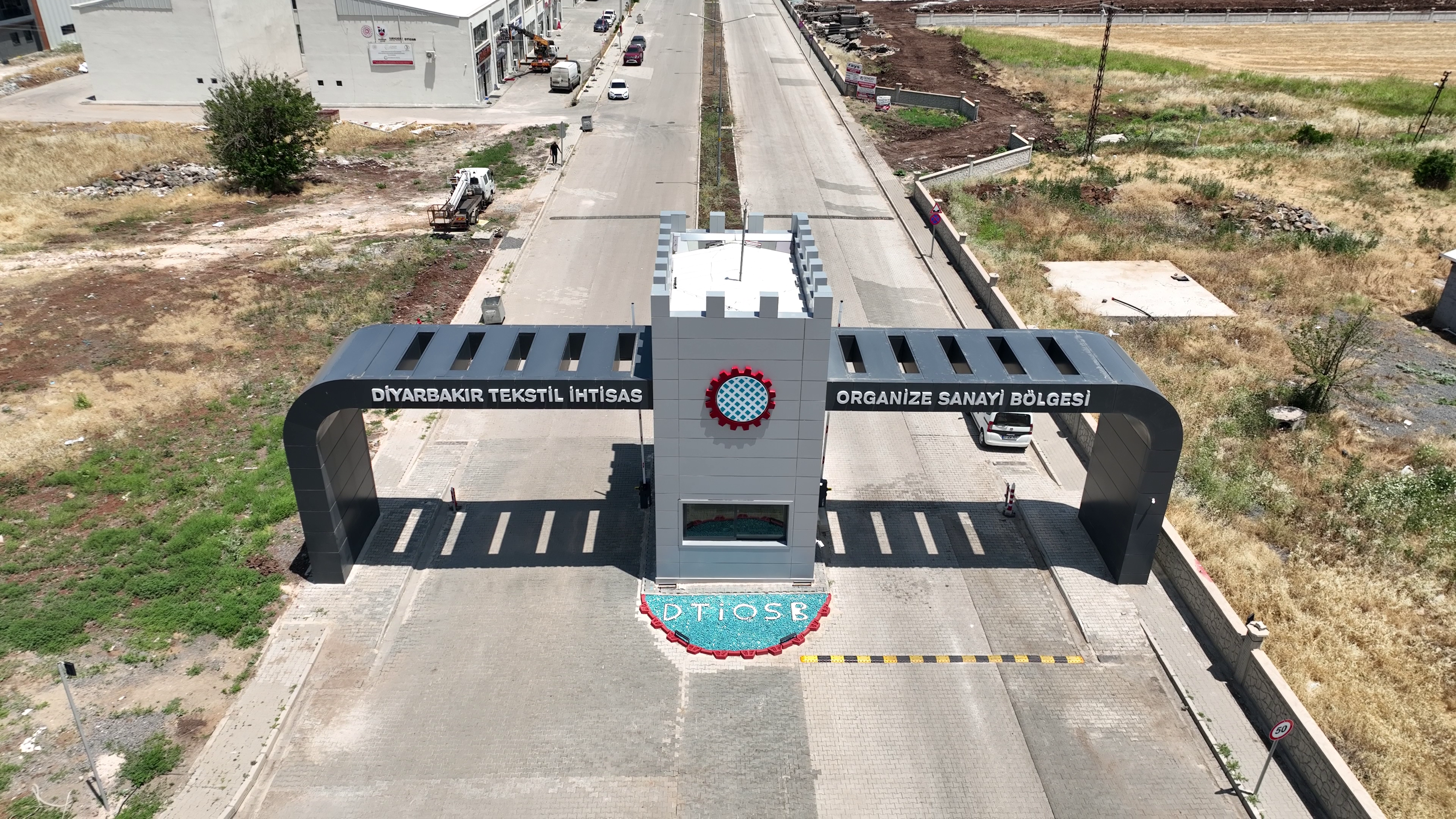 DİYARBAKIR TEKSTİL İHTİSAS ORGANİZE SANAYİ BÖLGESİ GİRİŞ NİZAMİYESİNİN YAPILMASI İŞİ